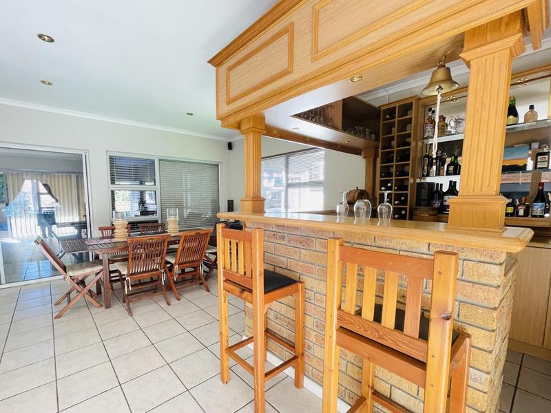 4 Bedroom Property for Sale in Panorama Western Cape
